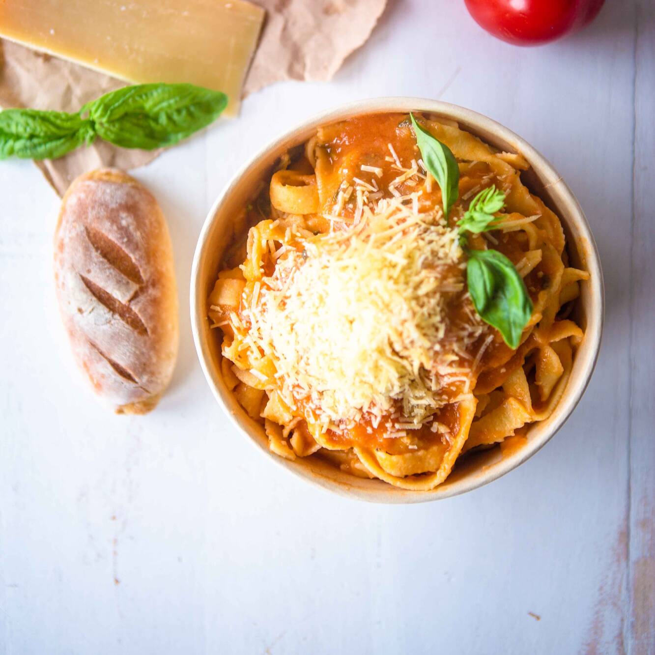 Bowl de Pasta con Salsa Pomodoro