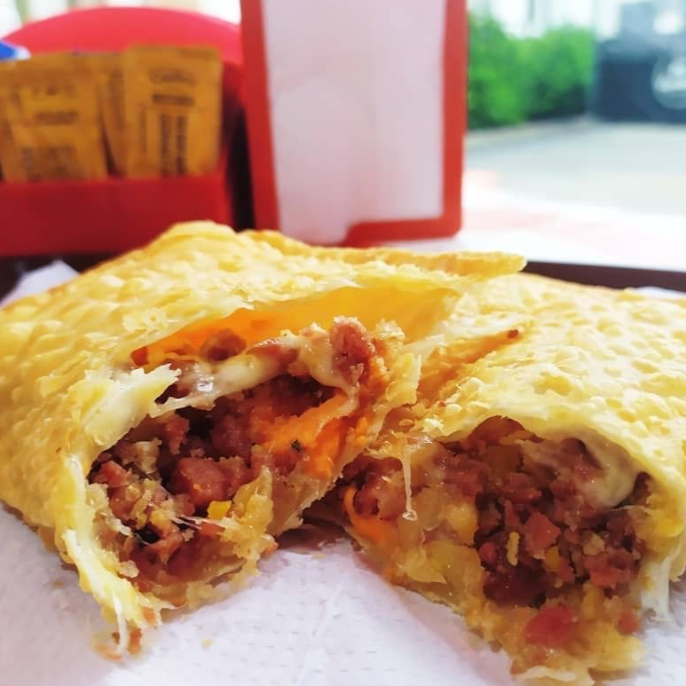 o toque de Bacon,Calabresa e queijos mussarrela é aquela combinação pesada e cheia de sabor que todo mundo ama.
