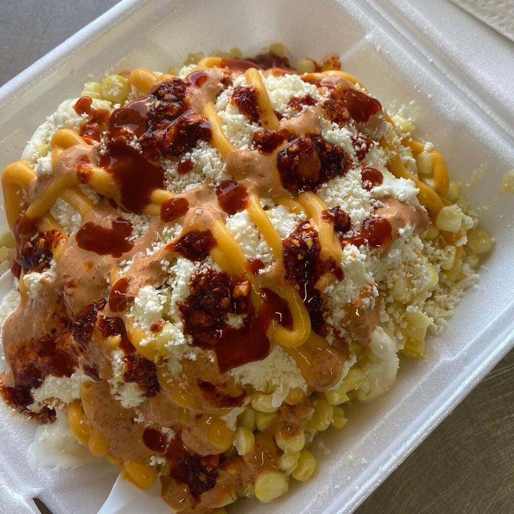 Charola-Tamaelote de Pollo en Salsa Verde