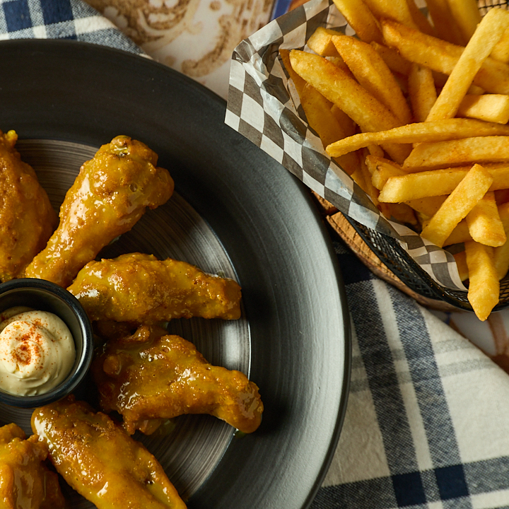 5 Alas + Papas + Dip de Queso