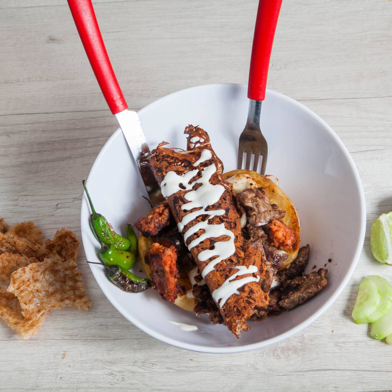 PAPA RELLENA DE ARRACHERA Y CHORIZO