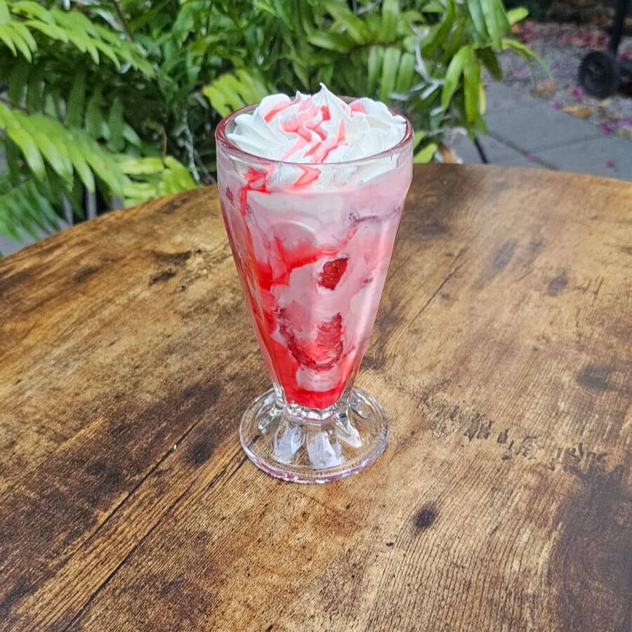 FRESAS CON CREMA 16 OZ