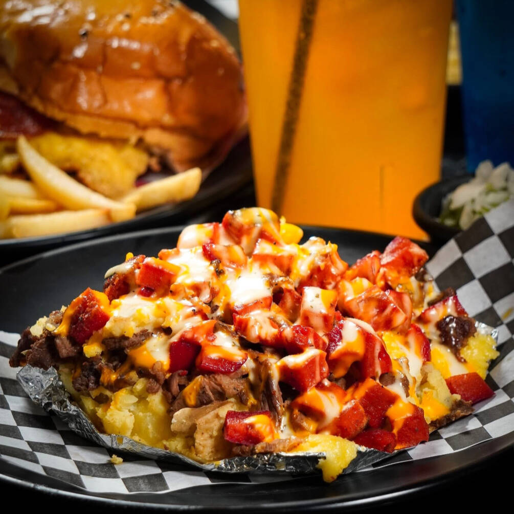 Papa Asada con carne asada