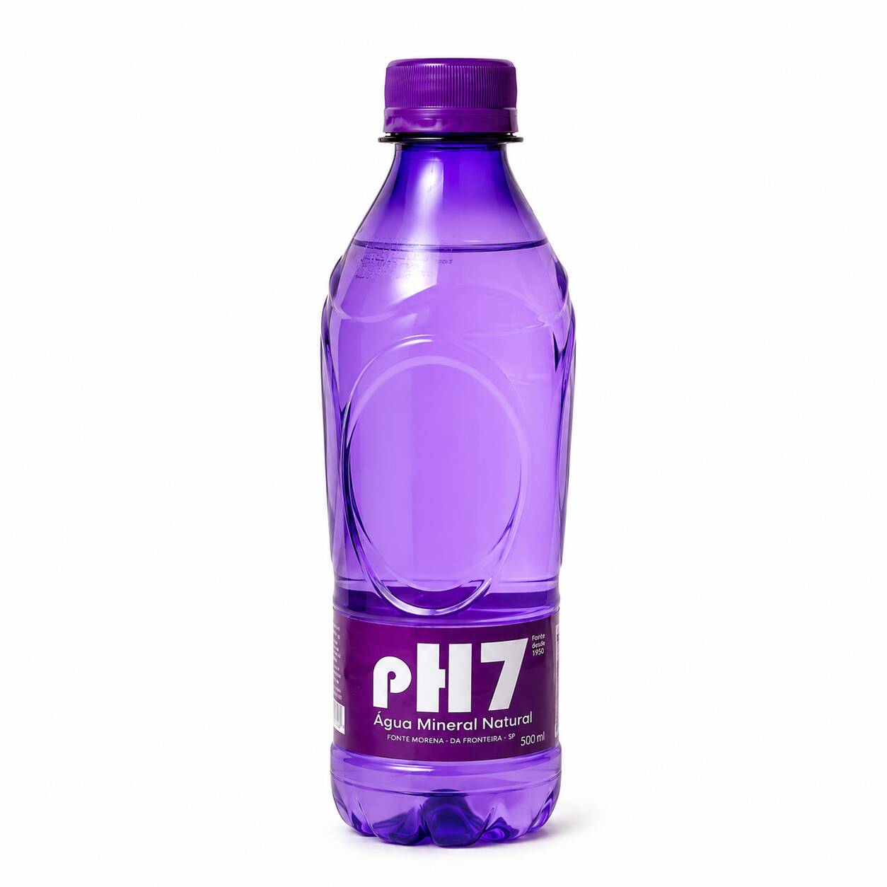 Água mineral natural em garrafa de 500ml, prática para acompanhar refeições, levar ao trabalho ou consumir no dia a dia. Sirva bem gelada.