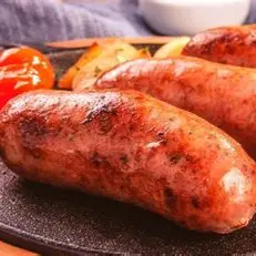 Acompanha Arroz, feijão, macarrão e farofa caseira.