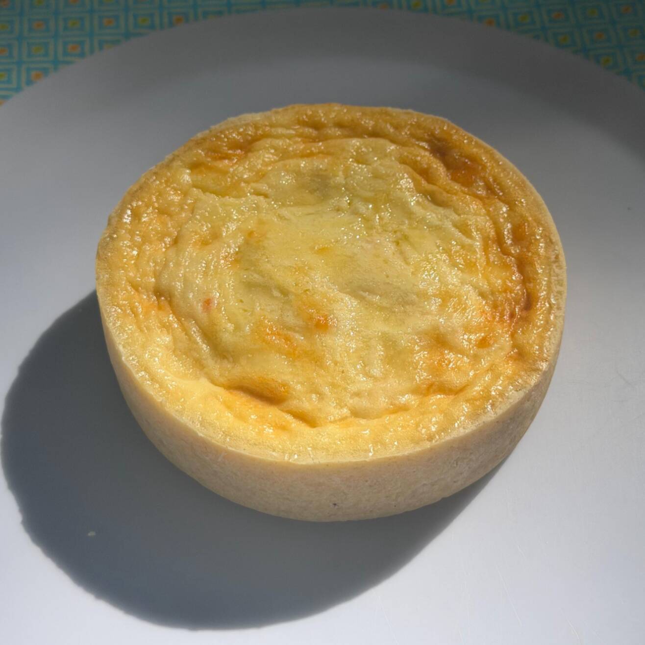Massa Patê Brisée que derrete na boca, com nosso creme incrível de camarão com requeijão e queijo mussarela.
