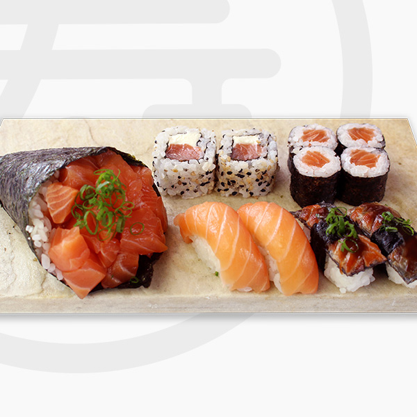 1 Temaki salmão Filadélfia, 2uni uramaki salmão Filadélfia,2uni nigiri salmão,4uni hossomaki salmão,2uni nigiri skin
