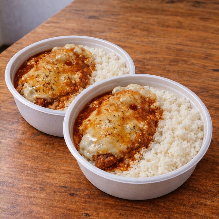 Frango ao molho Parmegiana com Batata Palha caseira!
(não acompanha feijão)