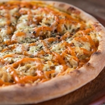 MOLHO DE TOMATE, CHEDDAR, MUSSARELA