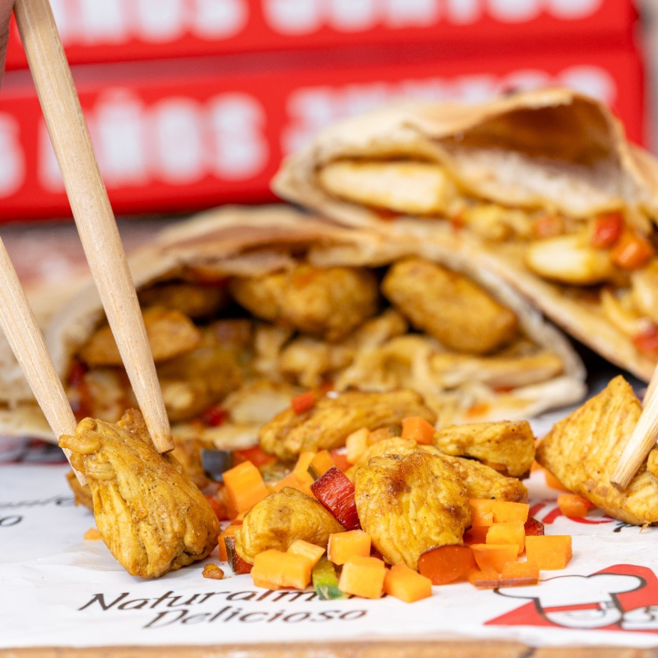 PANZAROTTI AL CURRY + Gaseosa Pet 400 Ml