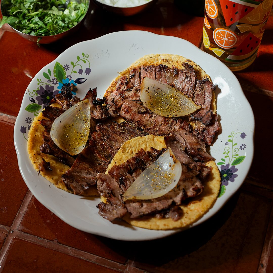TACOS DE BISTEC ENTERO DE RES