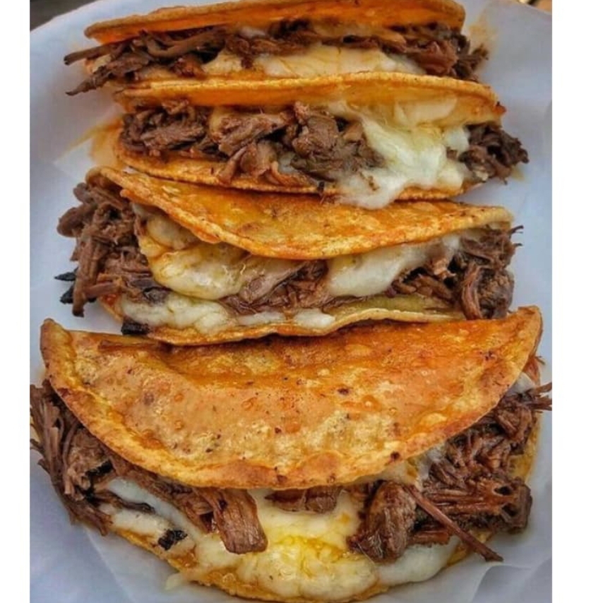 5 Tacos de Birrea + Consomé.