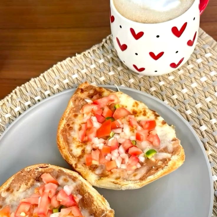 Molletes (Elige Tu Favorito) + Café