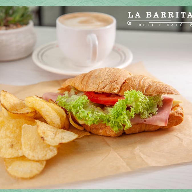 Croissant de Jamón y Queso + Cappuccino