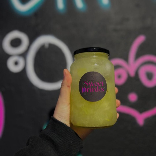 Caipirinha de uva com saquê, copo de vidro de 600ml.