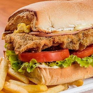 Sandwich de milanesa con papas