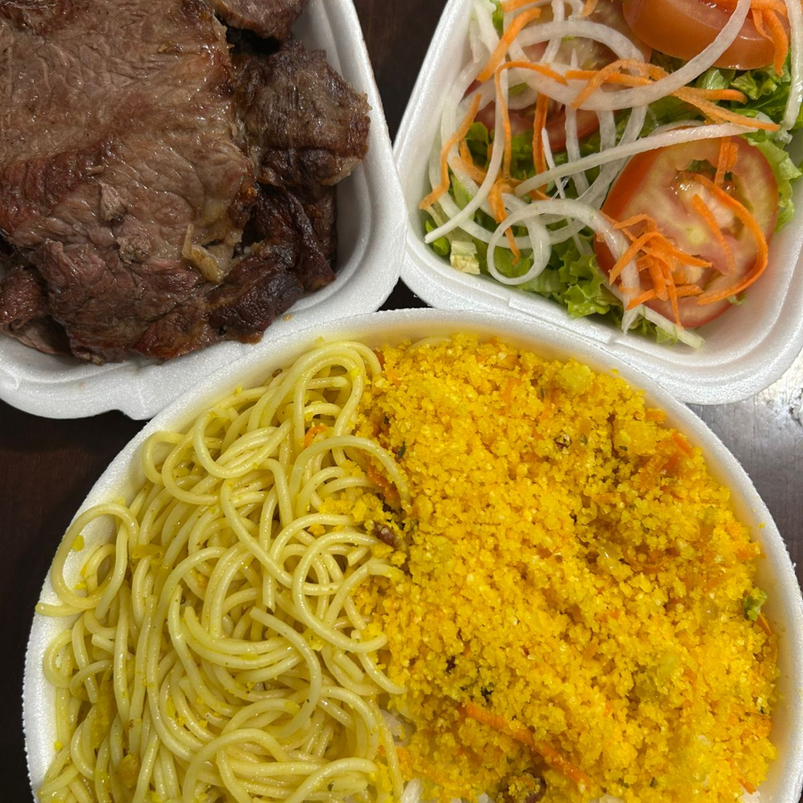 Arroz, Feijão, Macarrão (Alho e Óleo), Farofa. 300g de Variedades em Carnes