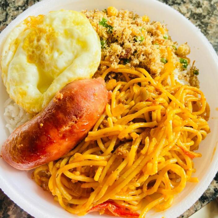 ACOMPANHA ARROZ, FEIJÃO DE CALDO,MACARRÃO, VERDURA, BANANA FRITA,TOSCANA,OVO FRITO E SALADA !! NA FALTA DE ALGUMA GUARNIÇÃO SERA SUBSTITUIDA POR ALGUM ITEN QUE ESTIVER NA CUBA !!