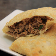Delicioso Pastel preparado com carne moida temperadinha.