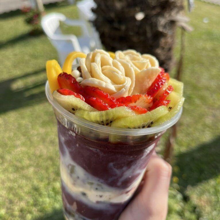 300ml de açai com mousse de uva,banana e leite em po