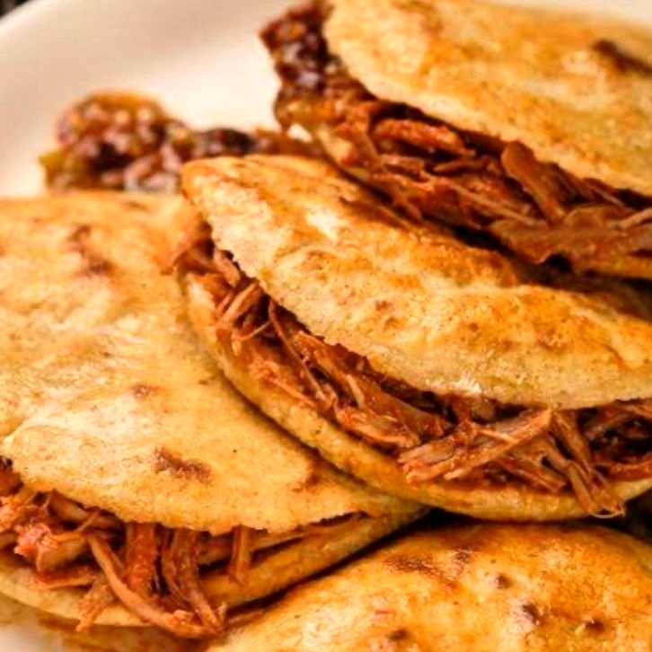 GORDITA DESHEBRADA
