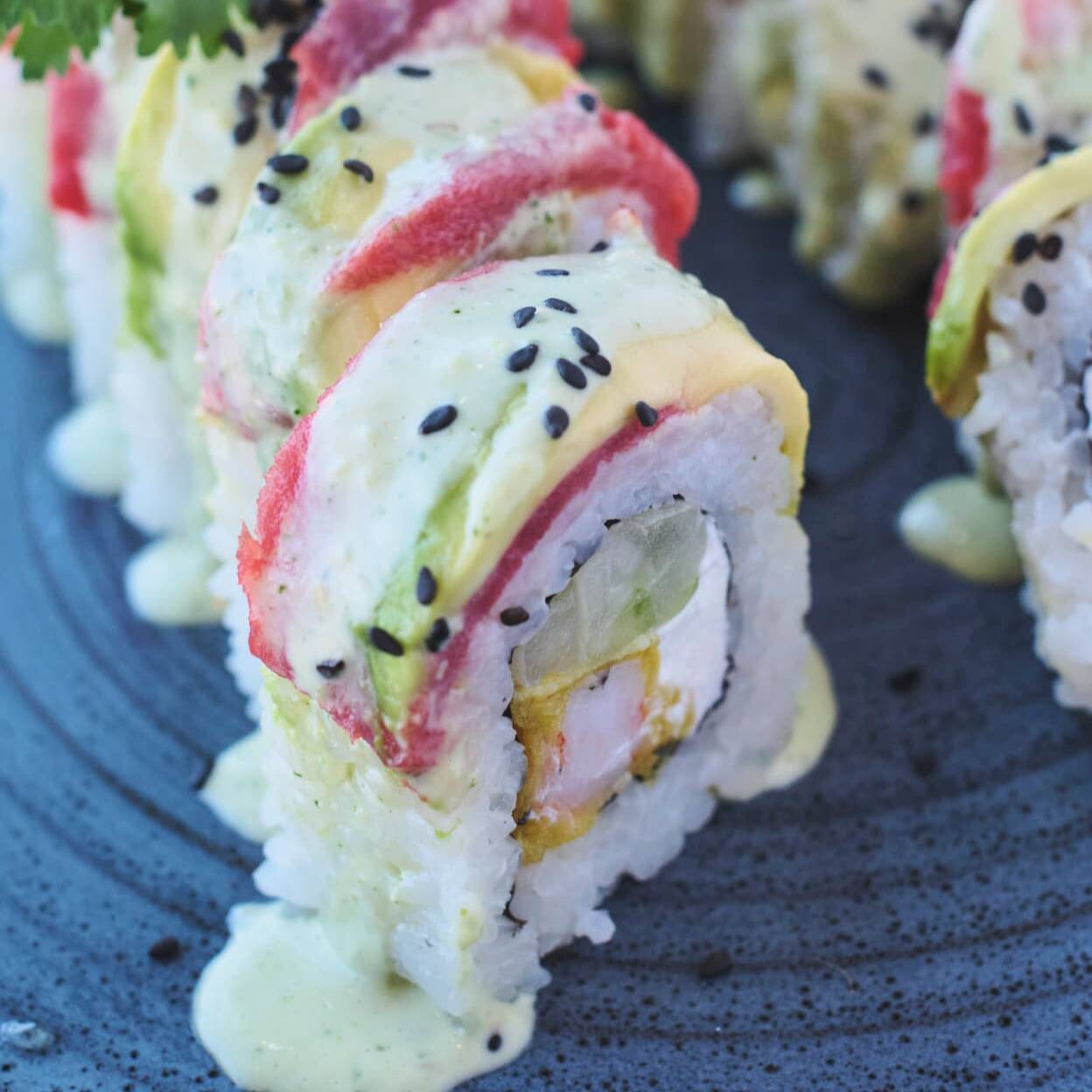 Tuna avocado roll