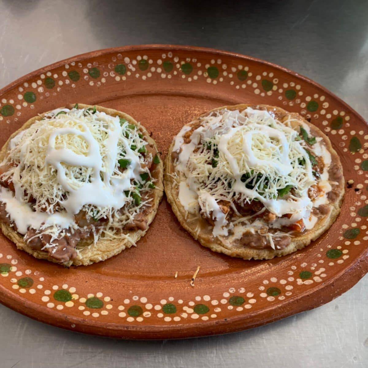 Sopes con Guiso