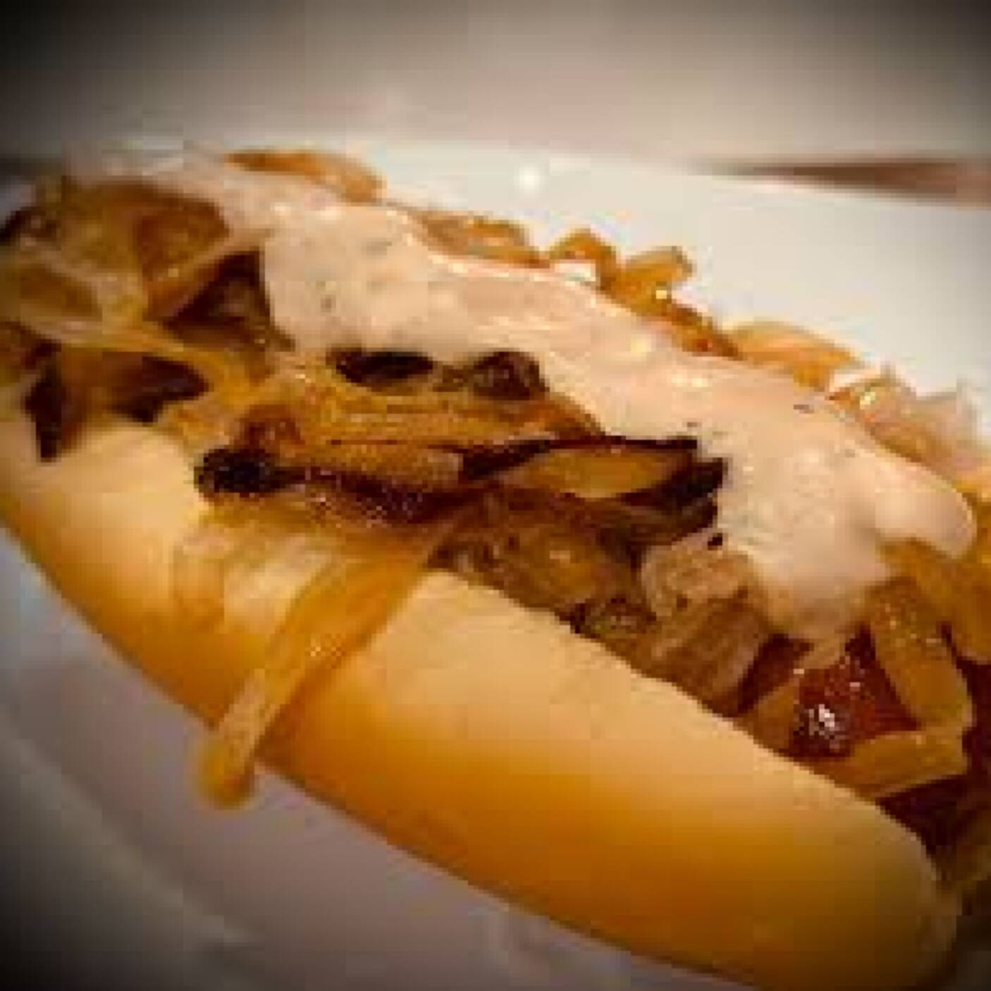 2hot Dog con Cebolla Caramelisada y Champiñones