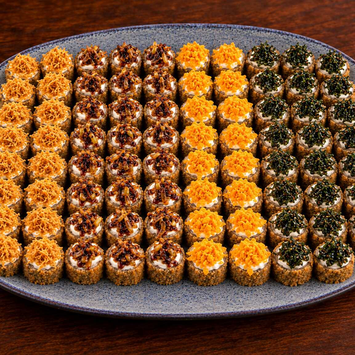 80 Hot Roll sortidos, cebolinha, doritos, couve cripsy, batata crispy