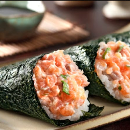 Temaki Tuna Sake