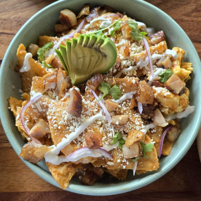 Chilaquiles con chicharrón norteño.