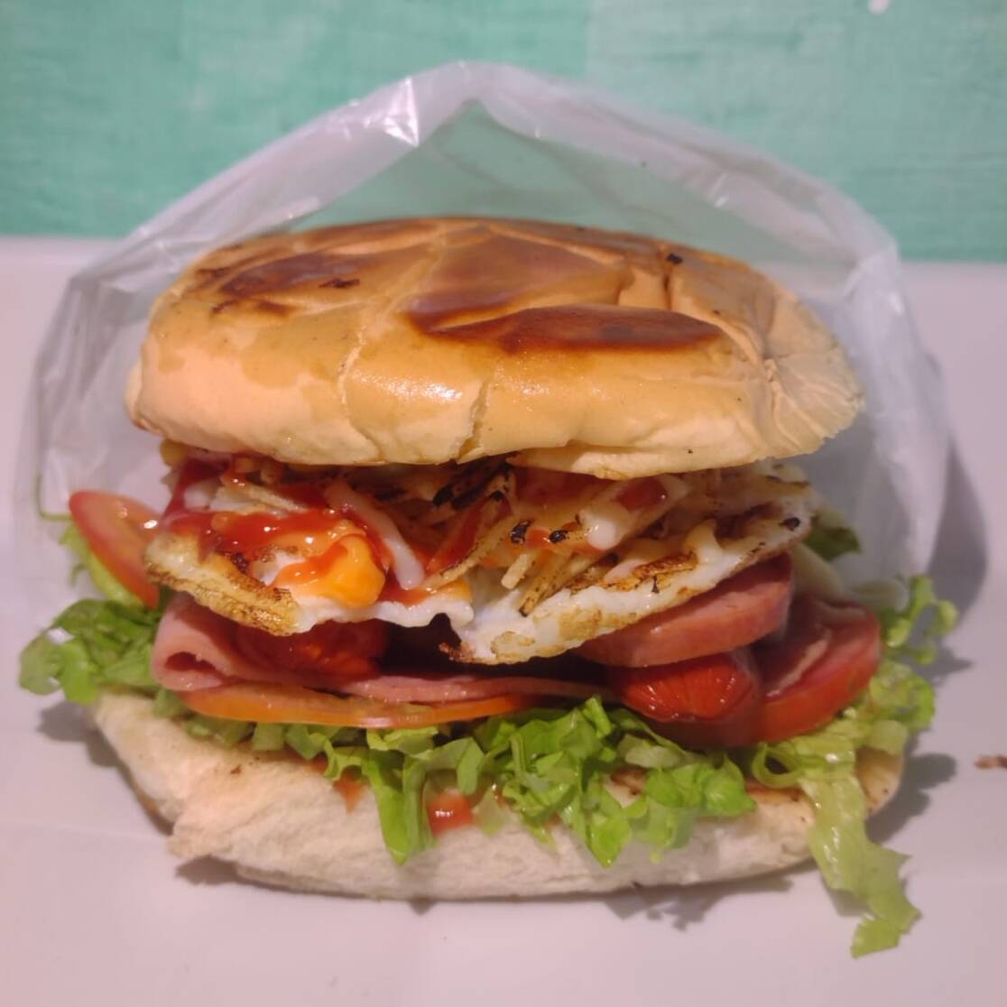 2 cachorro quente, 2 X-tudo, Porção de Batata (P)