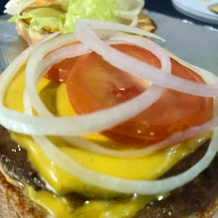 Lover Cheddar Burger + Papas