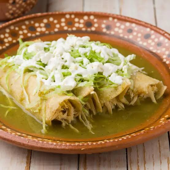 Enchiladas Verdes de Pollo