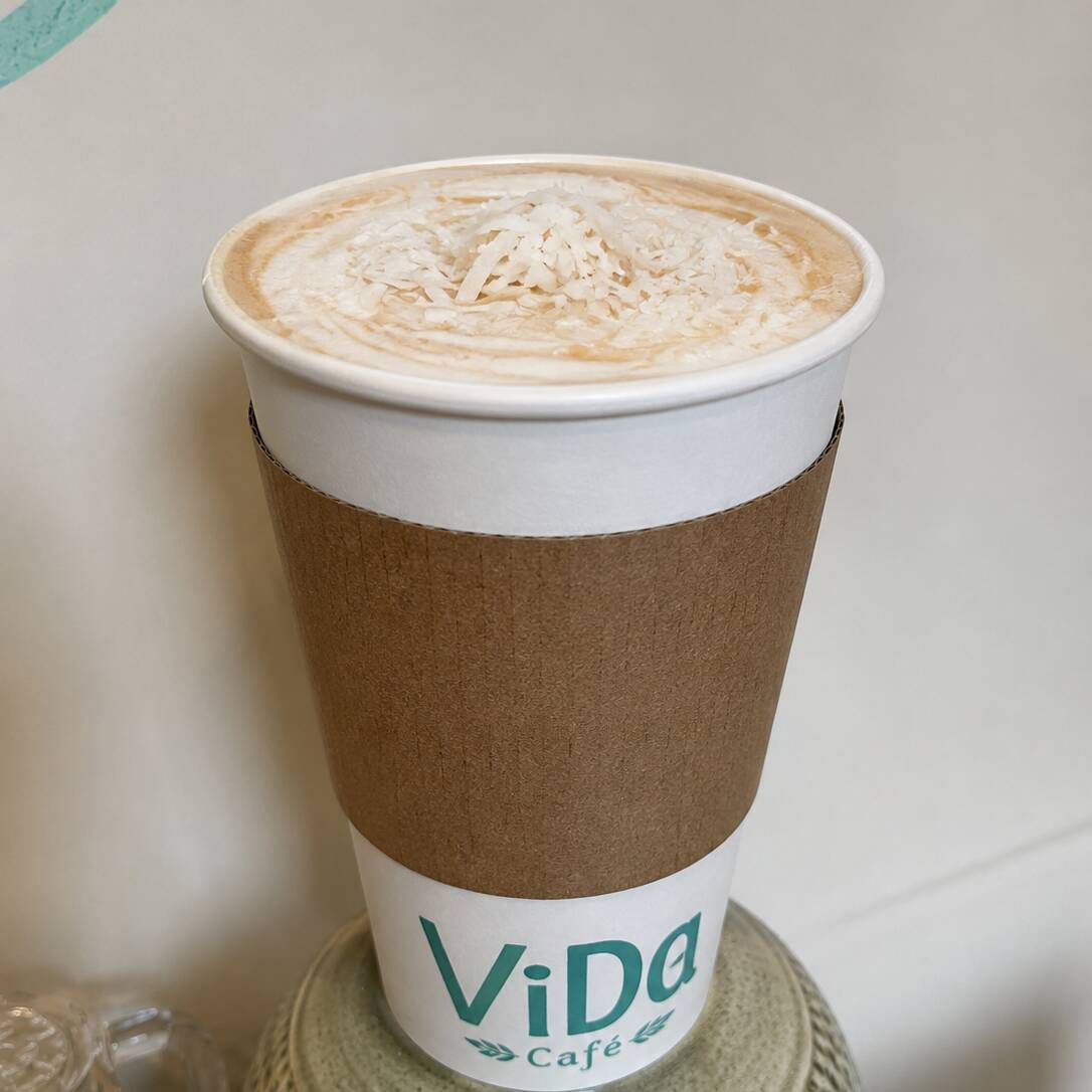 Latte de Coco Caliente 16 Oz