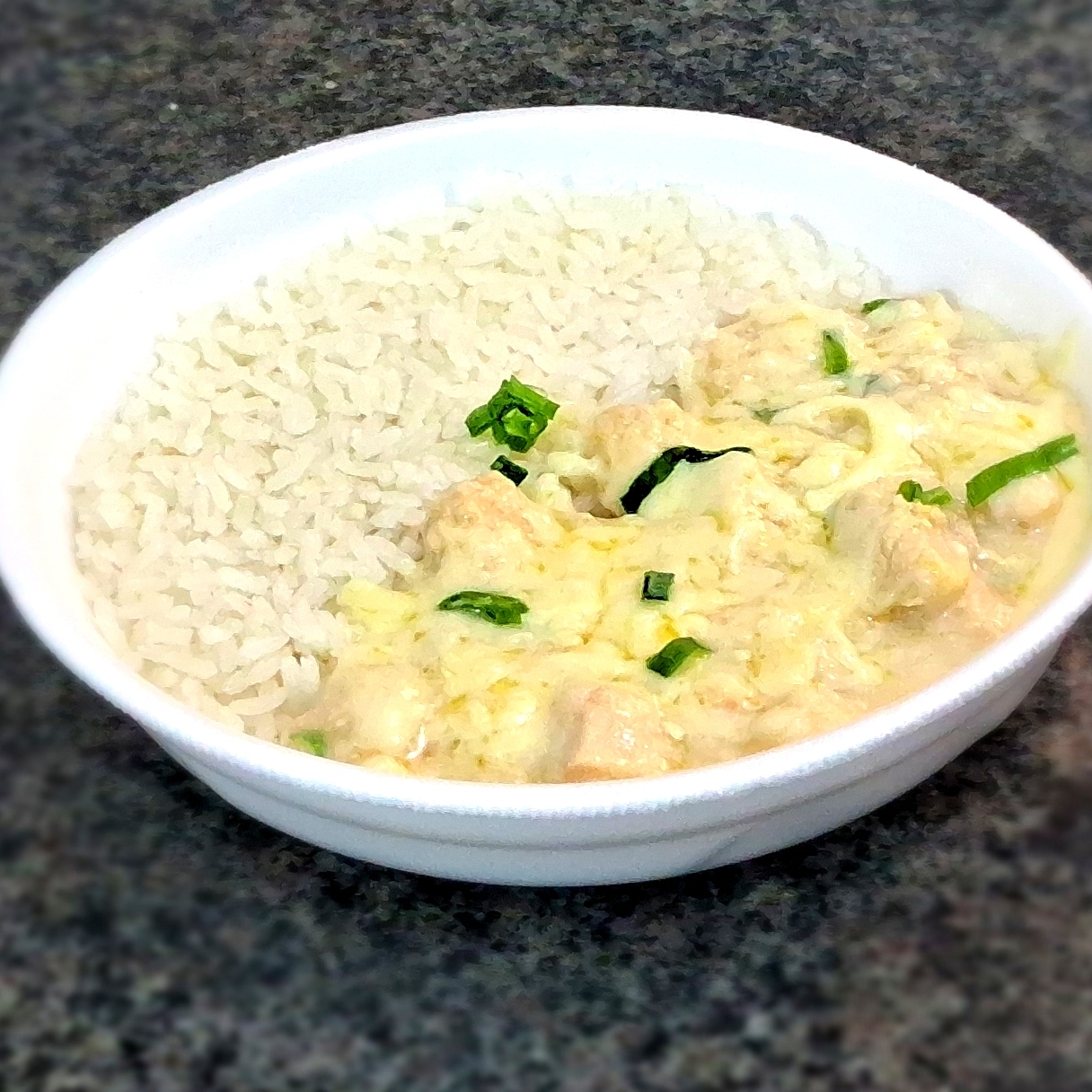 🍛 Porção na medida certa: em média 340g
💰 Pequena no preço, gigante no sabor!
😋 Comida de verdade, bem temperada e feita com carinho
👉 Perfeita pra matar a fome sem pesar no bolso