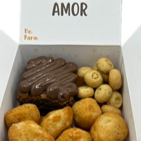 Sabe aquela vontade de lanchinho tipo festa de criança? ACHOUUU! Brownie + Salgadinho + Coxinha (250g)