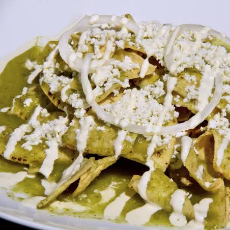 Chilaquiles verdes con pollo