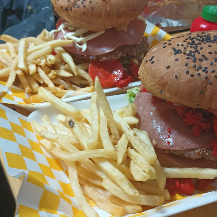 BURGER CLASICA+PAPAS+refresco