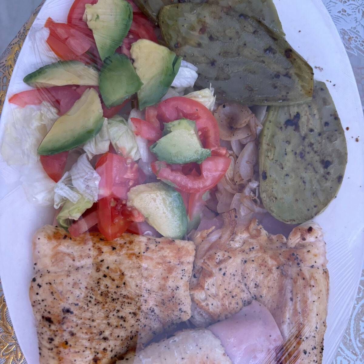 Ensalada Pechuga Rellana