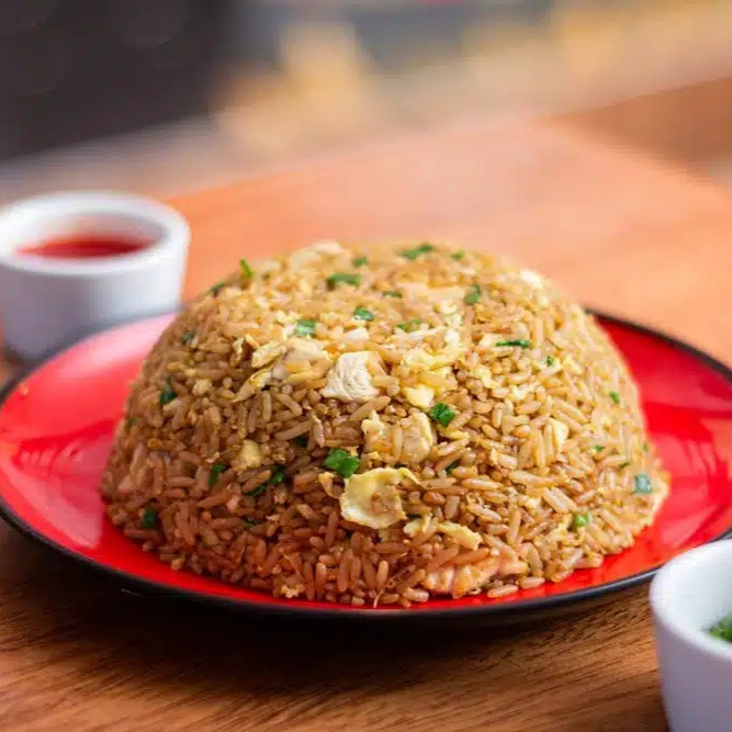 Chaufa con Pollo + Entrada a Elegir