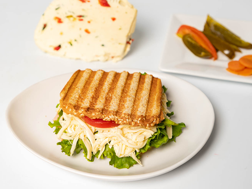 Sándwich de Quesillo y Jamón de Pavo