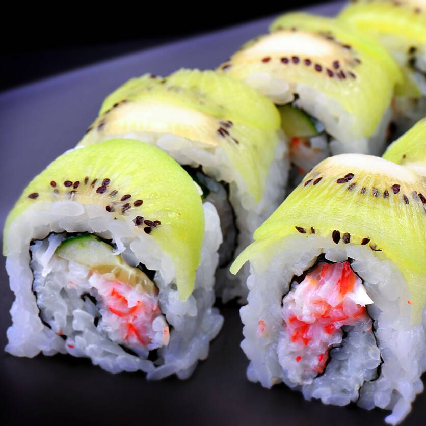 Media Orden Sushi de Kiwi con Pistache