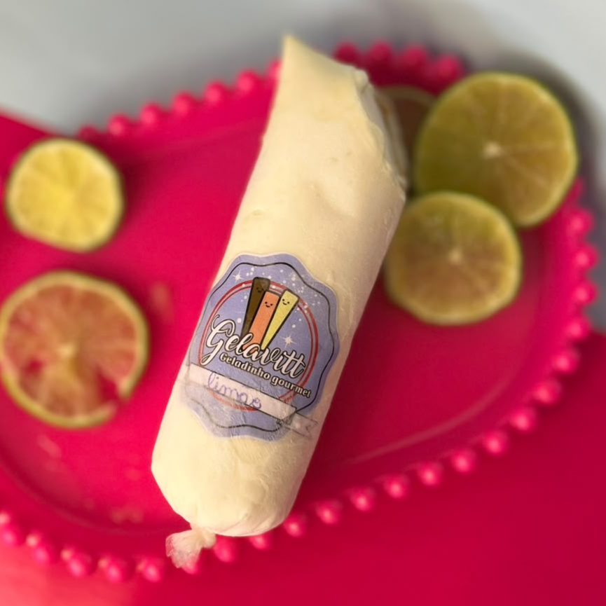 A torta clássica, com pedaços de bolacha crocante com um delicioso mousse de limão!
