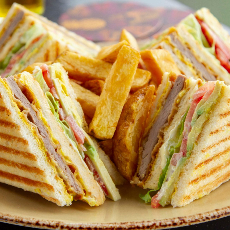 Club Sándwich Tropical