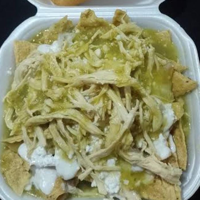 Chilaquiles Verdes con Pollo + Waffle Lechera Jr