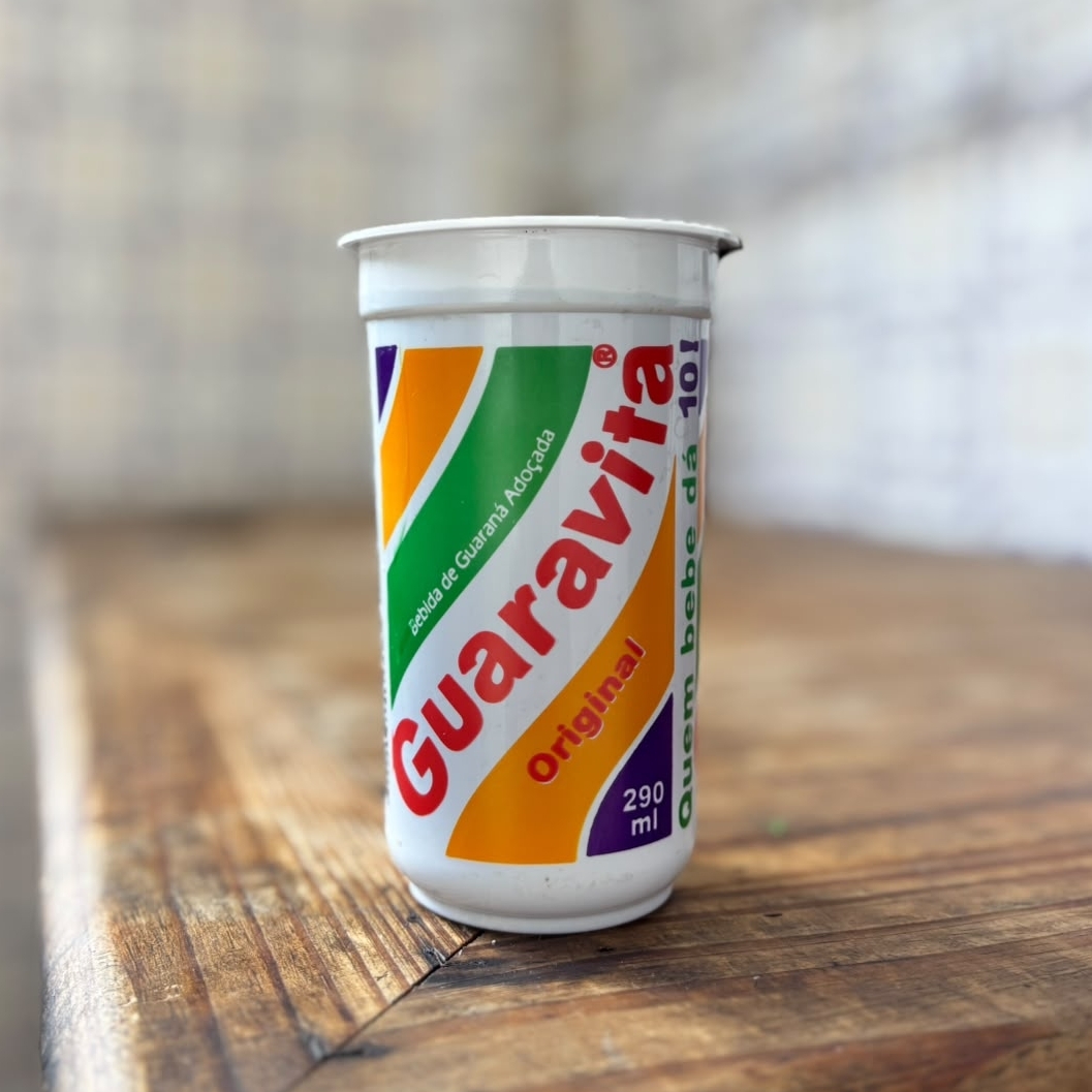 Guaravita gelado, perfeito para acompanhar sua refeição.