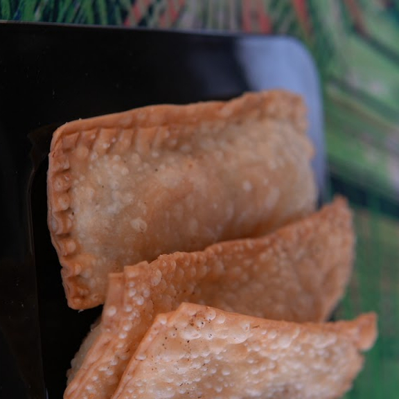 incríveis pasteis de camarão, são 6 unidades bem recheados e saborosos