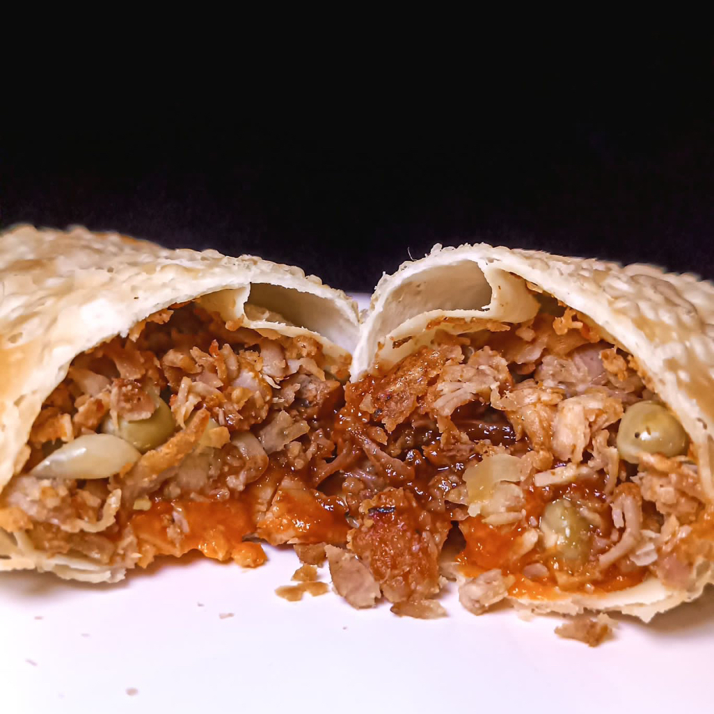 PERNIL,CHEDDAR,BARBECUE,ERVILHA E BATATA PALHA