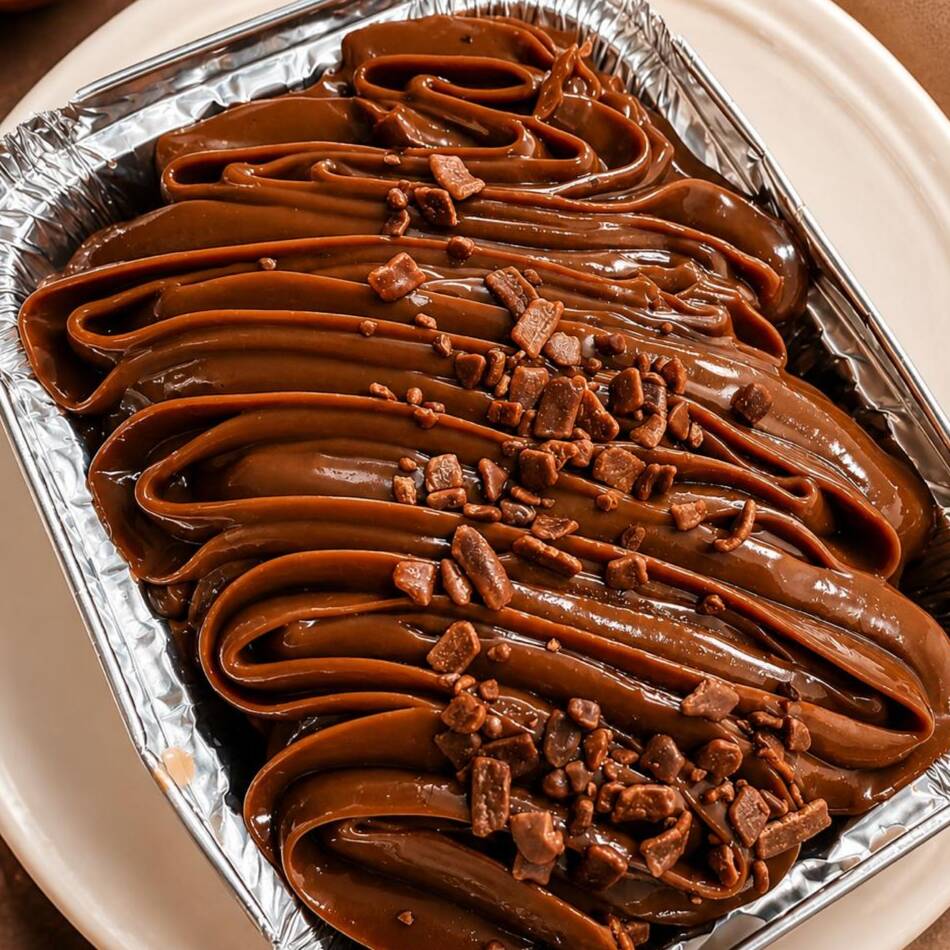 Massa de chocolate macia e molhadinha coberta com um delicioso Brigadeiro cremoso.
Cremoso, geladinho e na medida certa para adoçar o seu dia!
aprox. 290gr.